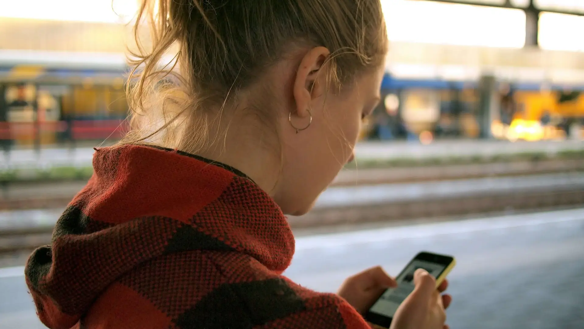 What is a Good Age to Give Kids a Phone?